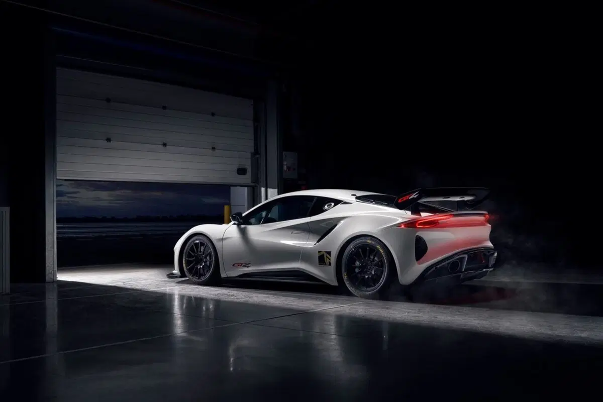 Lotus Emira in pista [VIDEO] (2)