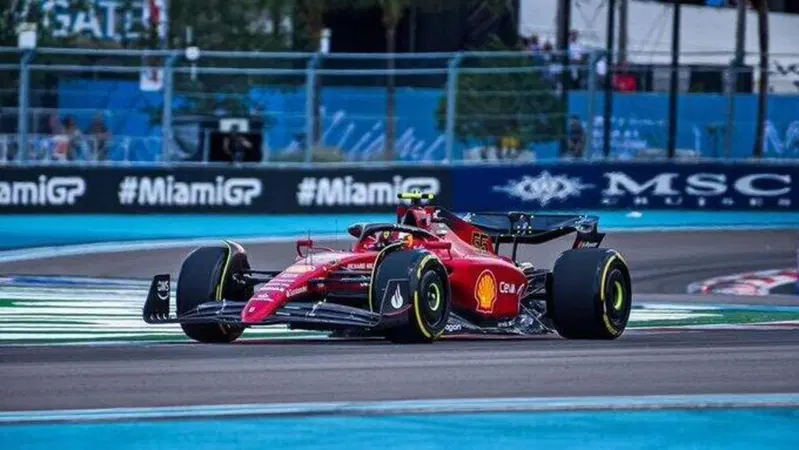 Formula 1, Sainz: "Il lavoro straordinario che tocca ai meccanici &egrave; la cosa che mi dispiace di pi&ugrave;"