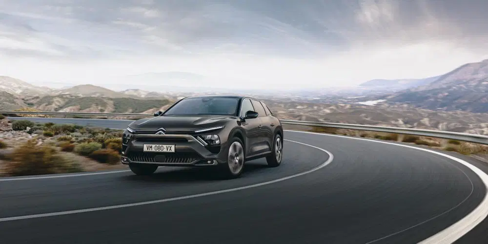 La nuova Peugeot 4008 potrebbe essere "sorella" di C5X