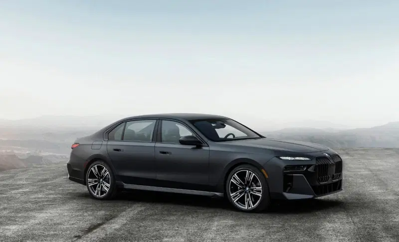 BMW i7