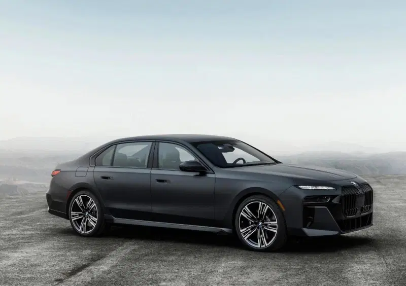 BMW i7