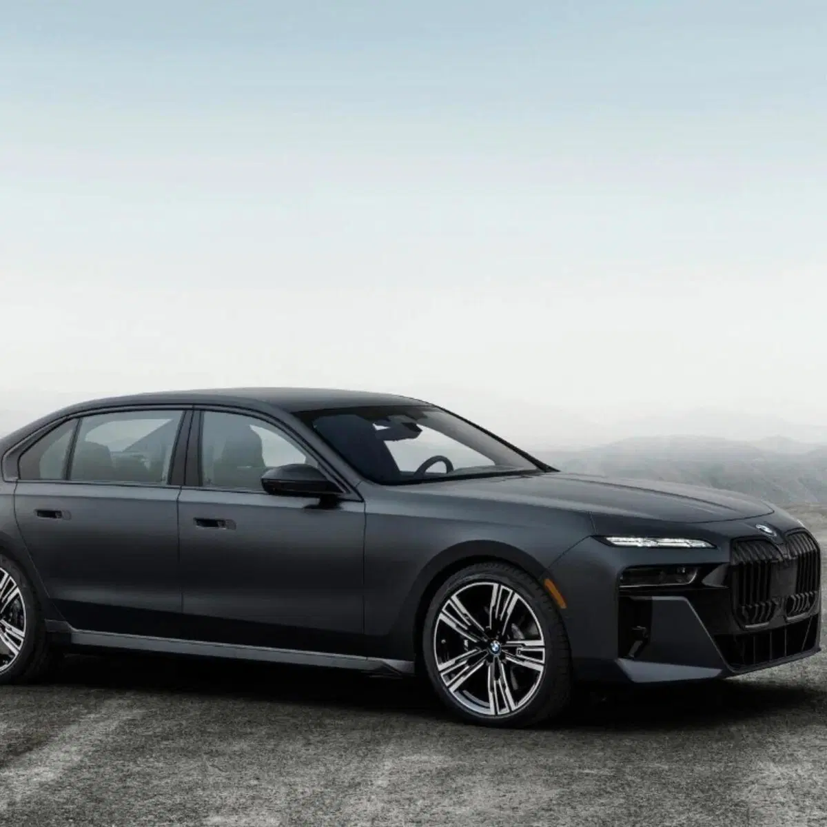 BMW i7