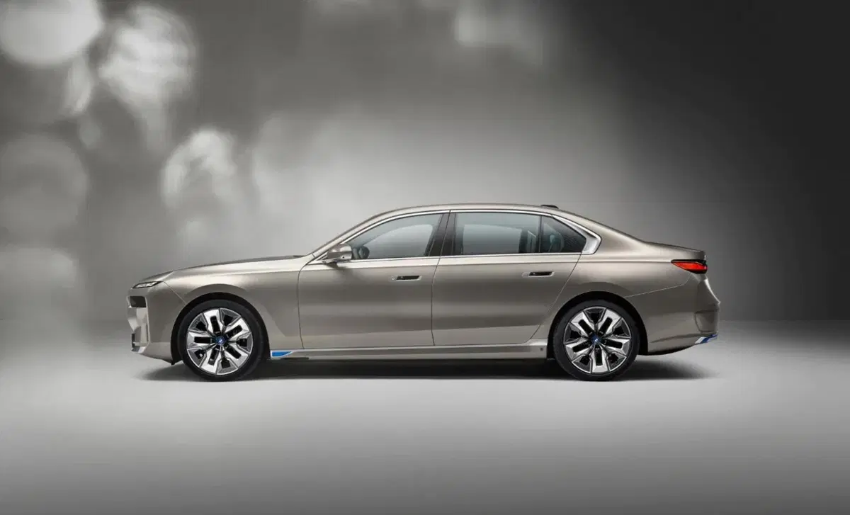 BMW i7 i7 M70 (25)