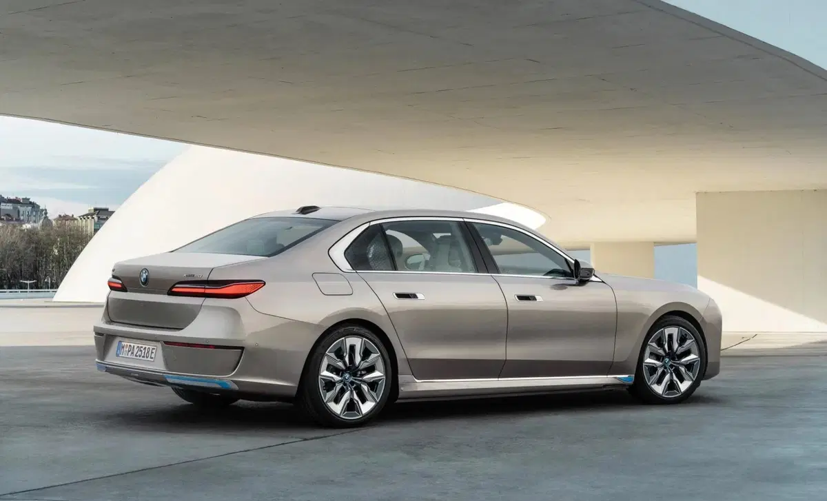 BMW i7 i7 M70 (27)