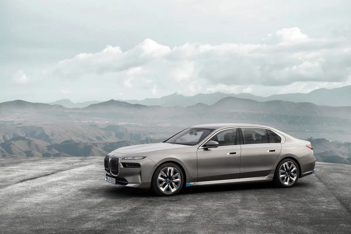 BMW i7 i7 M70 (30)