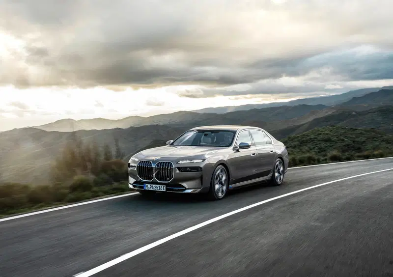 BMW i7 (8)