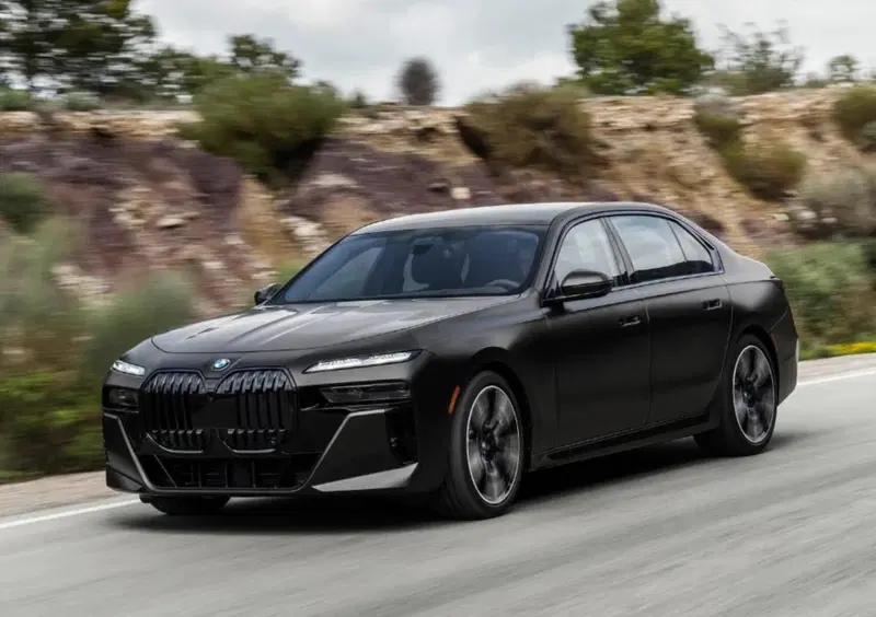 BMW i7 (9)