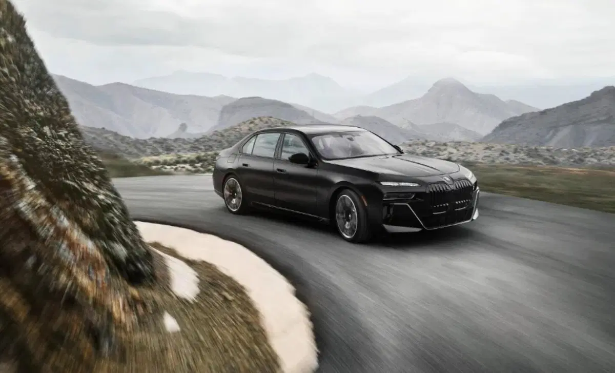BMW i7 i7 M70 (33)