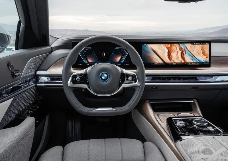 BMW i7 (11)