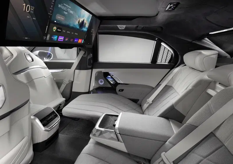 BMW i7 (13)