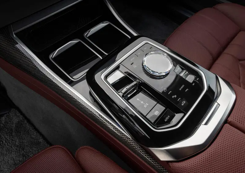 BMW i7 (17)