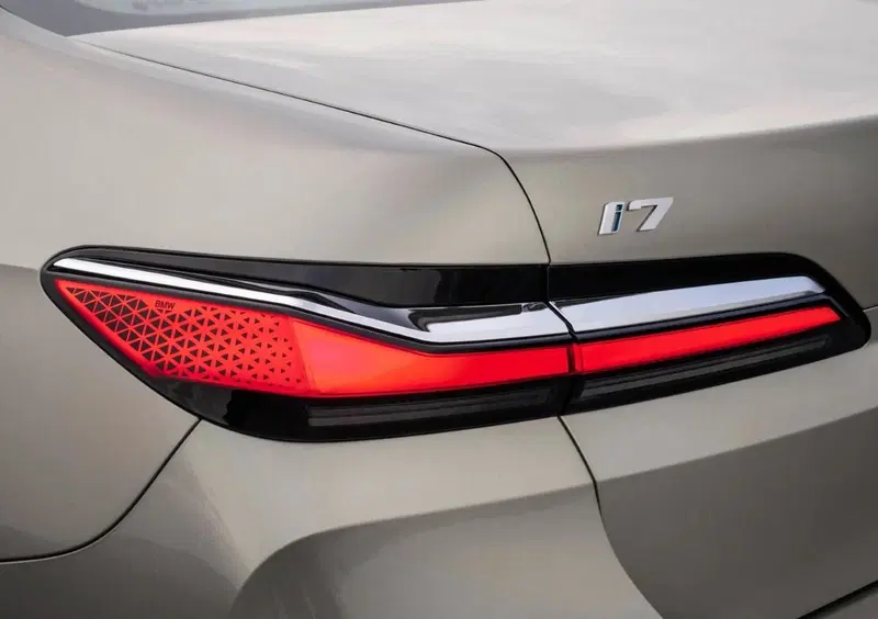 BMW i7 (22)