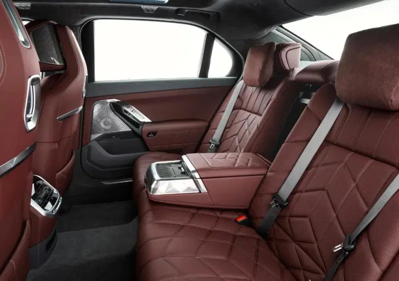 BMW i7 (20)