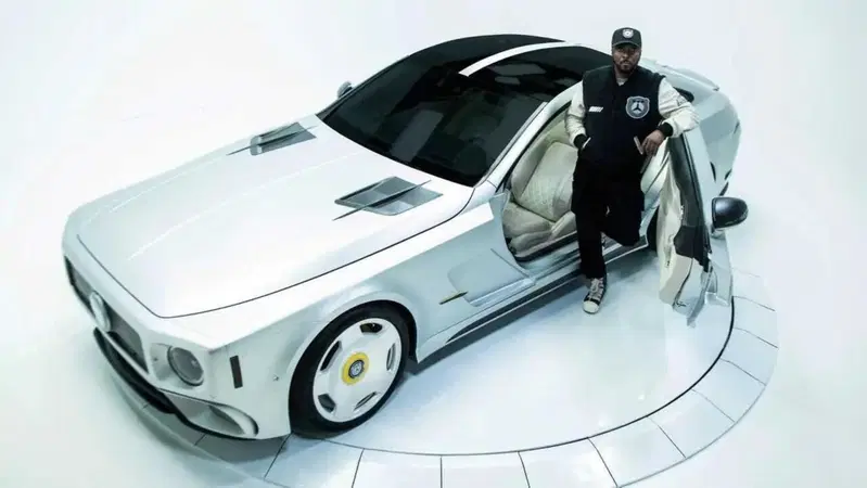 Si chiama Will.i.AMG l'auto del cantante