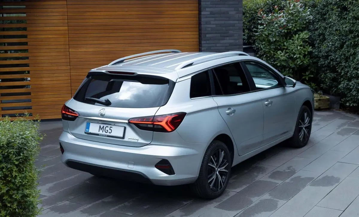 Mg MG5 Luxury Standard Range (10)