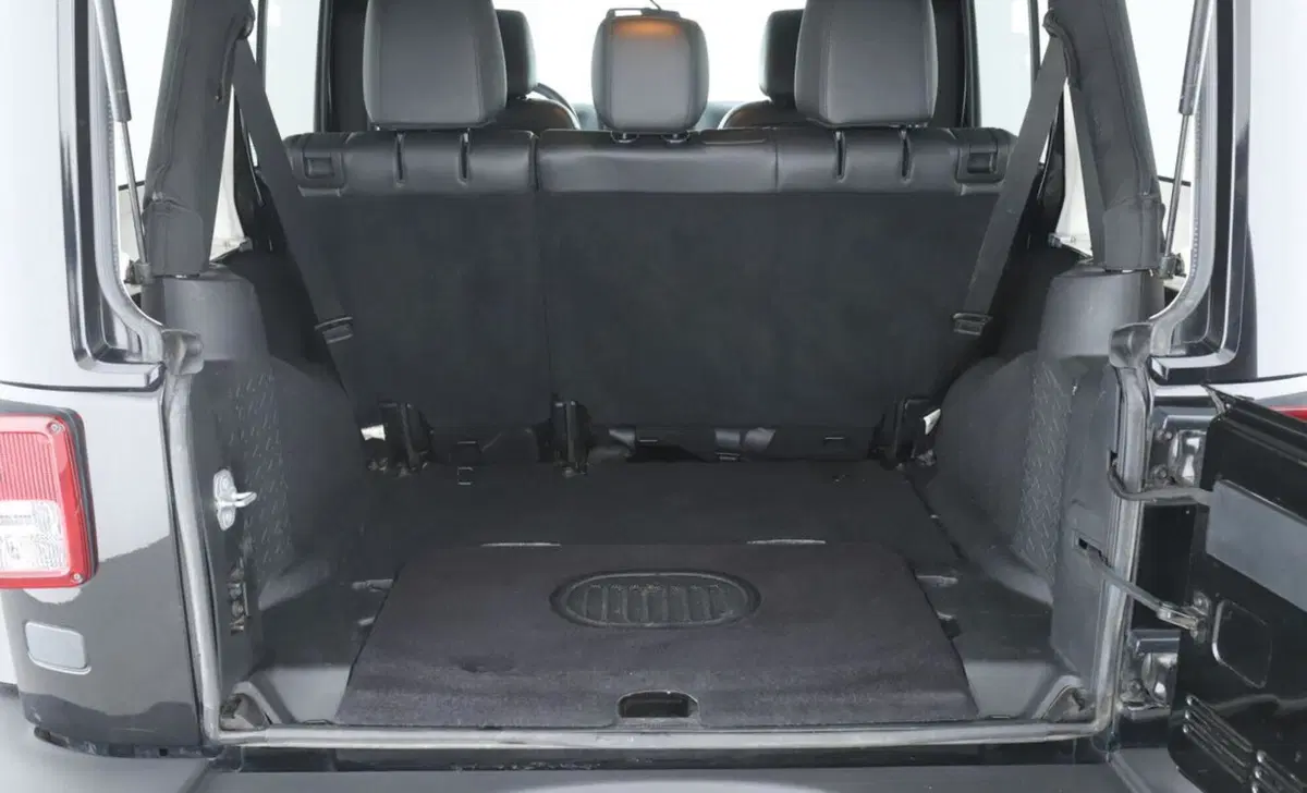 Jeep Wrangler Unlimited 2.0 Turbo 80th Anniversary (34)