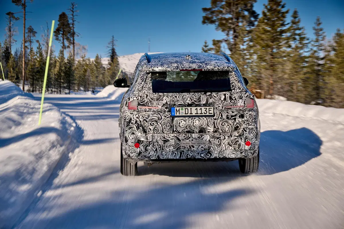 BMW iX1: finiti i collaudi, debutta a settembre (3)