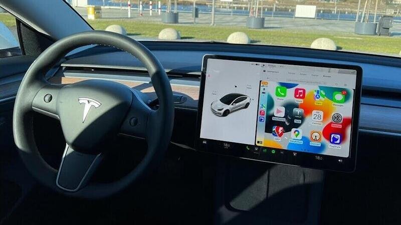 Tesla: puoi avere Android Auto e Apple CarPlay (con un tarocco)