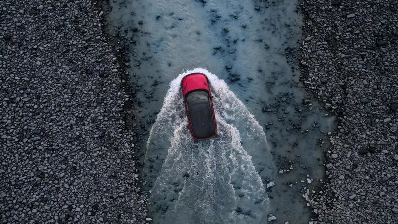 Nuova Range Rover Sport 2023: ecco com'&egrave; dal vivo secondo # NEBU [VIDEO]