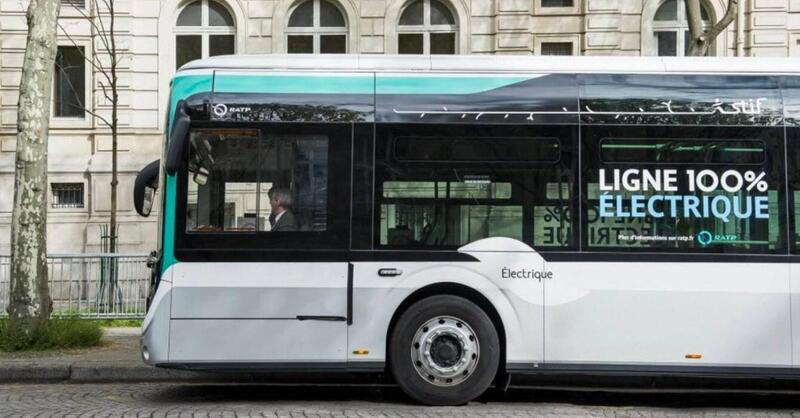 Bus prende fuoco: sospesi gli elettrici a Parigi