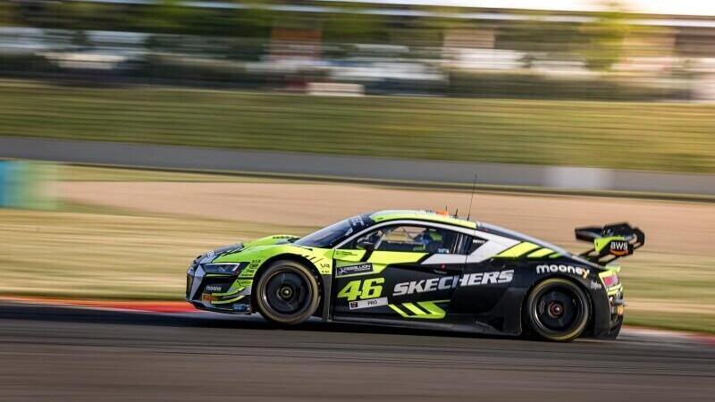 GTWCE, Magny-Cours, gara 1: vince Audi. Rossi quindicesimo