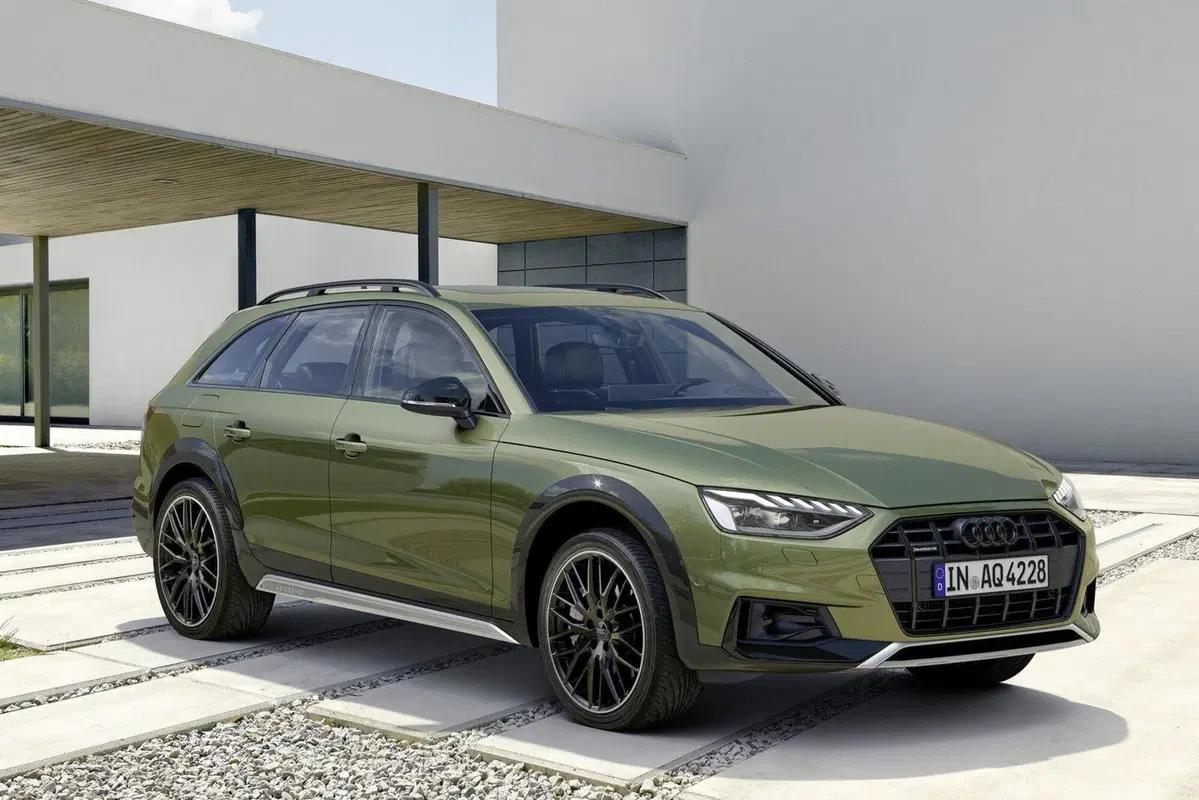 Audi, novità in listino per A1 citycarver, A4 allroad, Q7 e Q8 (14)