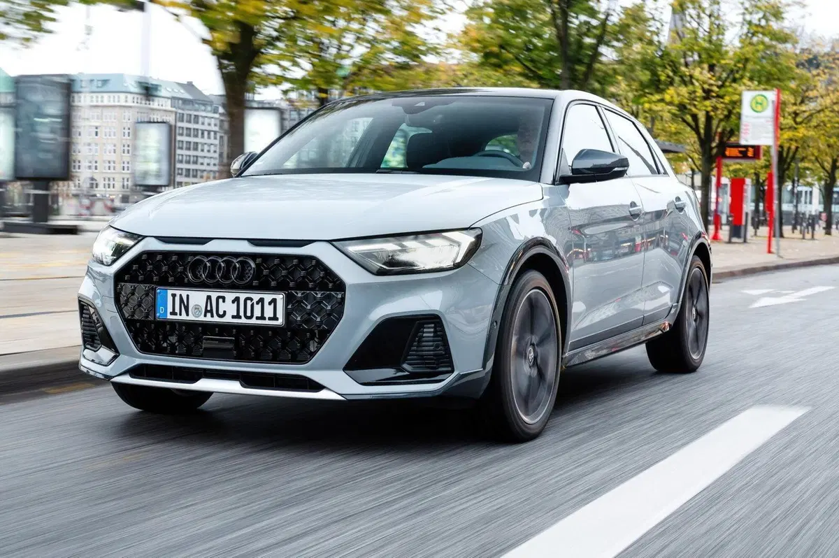 Audi, novità in listino per A1 citycarver, A4 allroad, Q7 e Q8 (4)