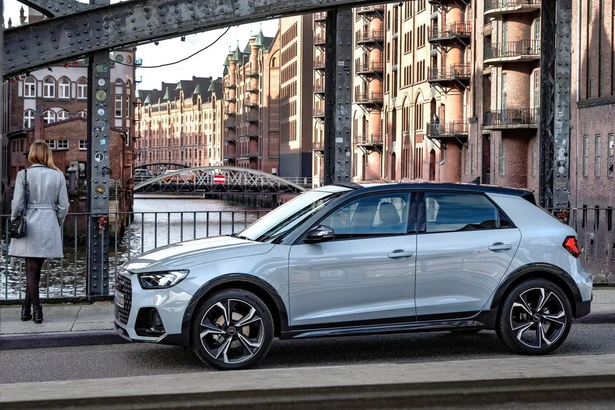 Audi, novità in listino per A1 citycarver, A4 allroad, Q7 e Q8 (8)