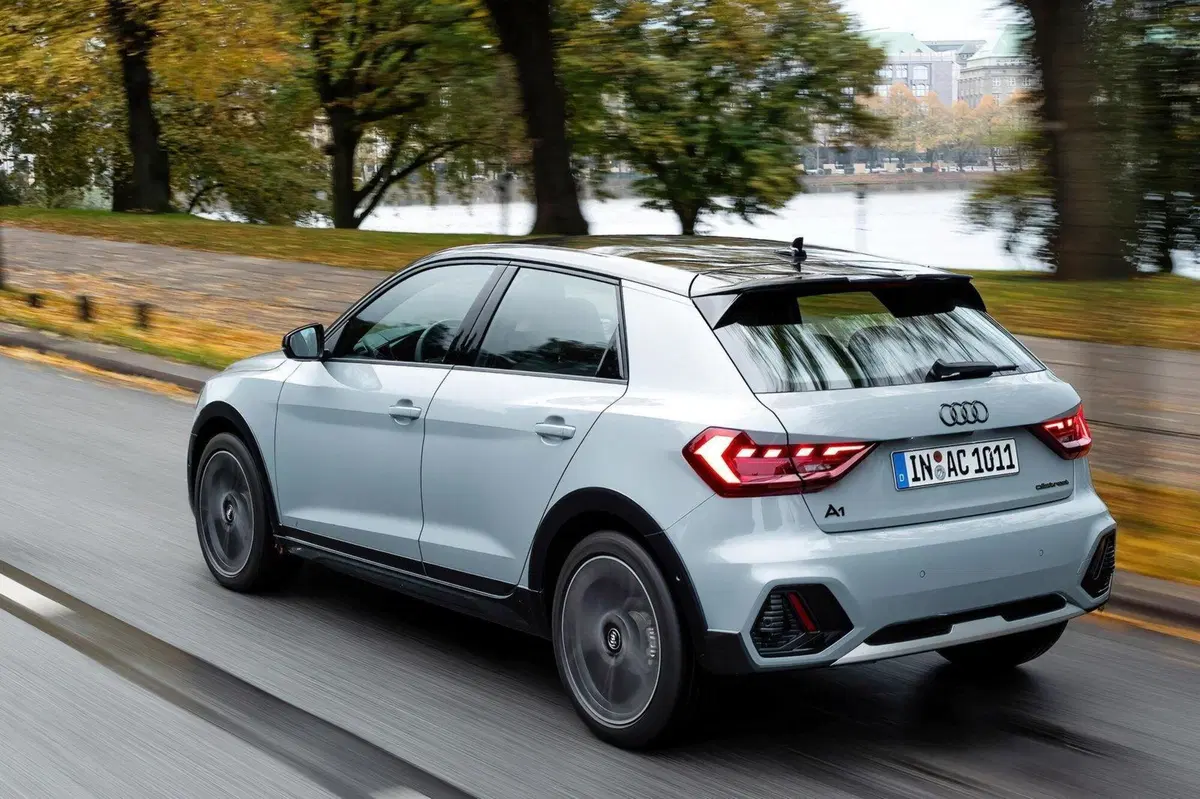 Audi, novità in listino per A1 citycarver, A4 allroad, Q7 e Q8 (7)