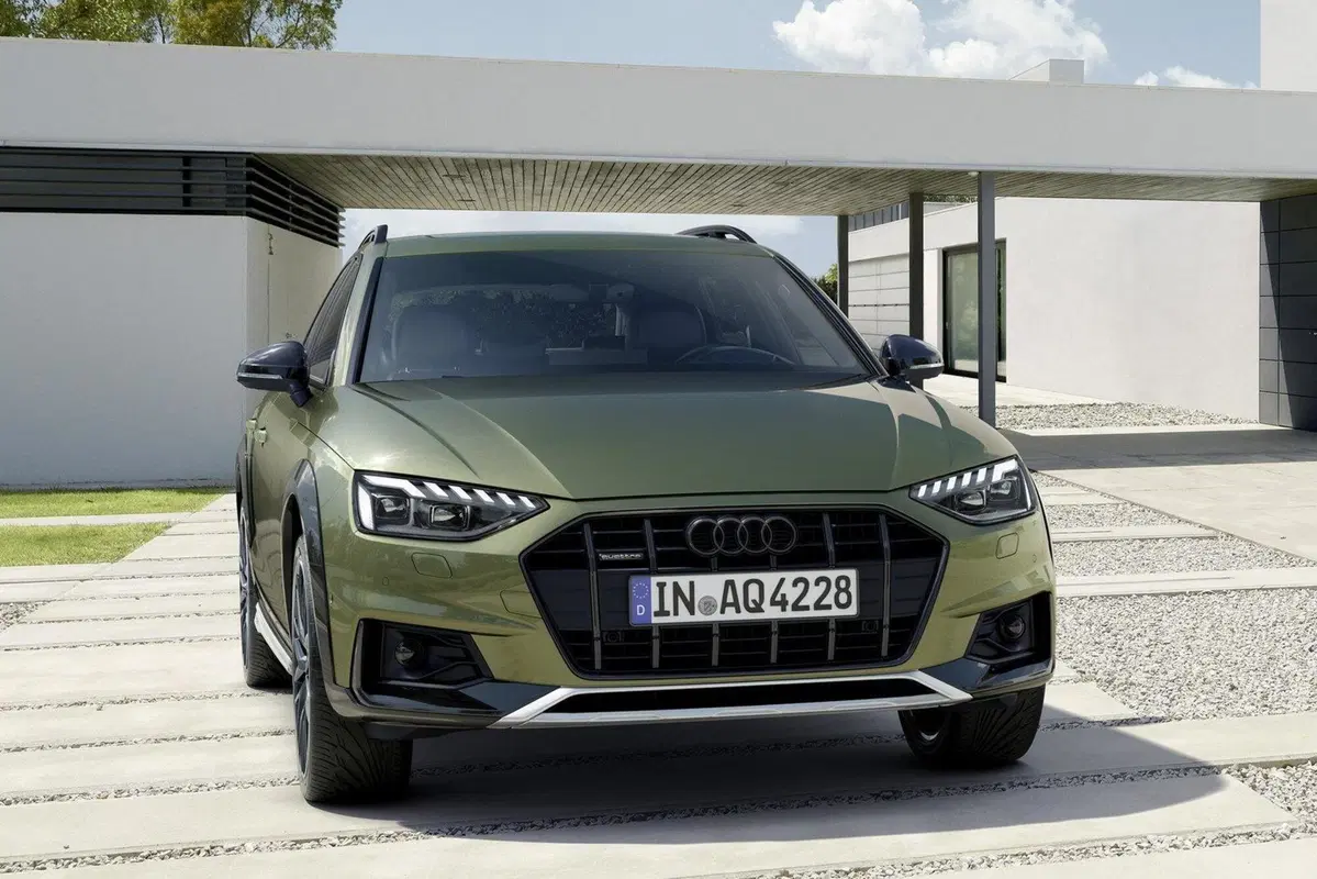 Audi, novità in listino per A1 citycarver, A4 allroad, Q7 e Q8 (12)
