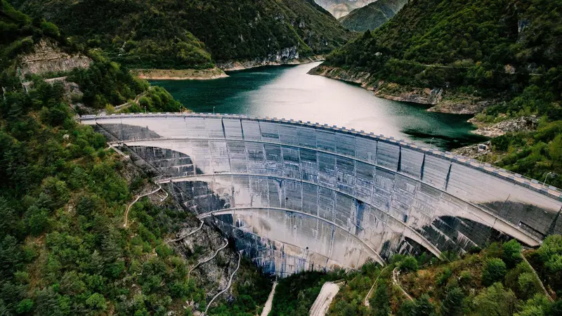 Dove prenderemo l'energia per le elettriche? Ce lo dice l'ingegner Enrico De Vita