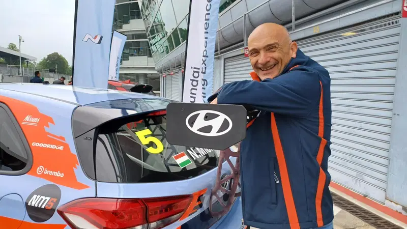 Tarquini: "Valentino Rossi potrebbe vincere a Le Mans"