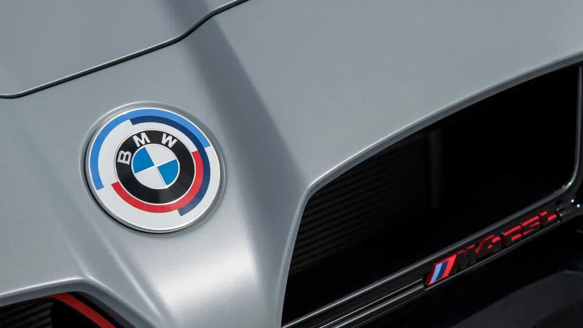 BMW M4 CSL: arriva in soli 1000 esemplari (9)