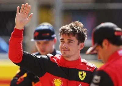 F1, GP Spagna 2022: Leclerc batte Verstappen con un giro perfetto