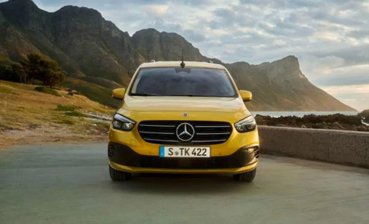 Mercedes-Benz Classe T T Long 180d Premium auto (3)