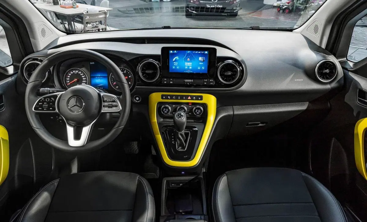Mercedes-Benz Classe T T Long 180d Premium auto (11)