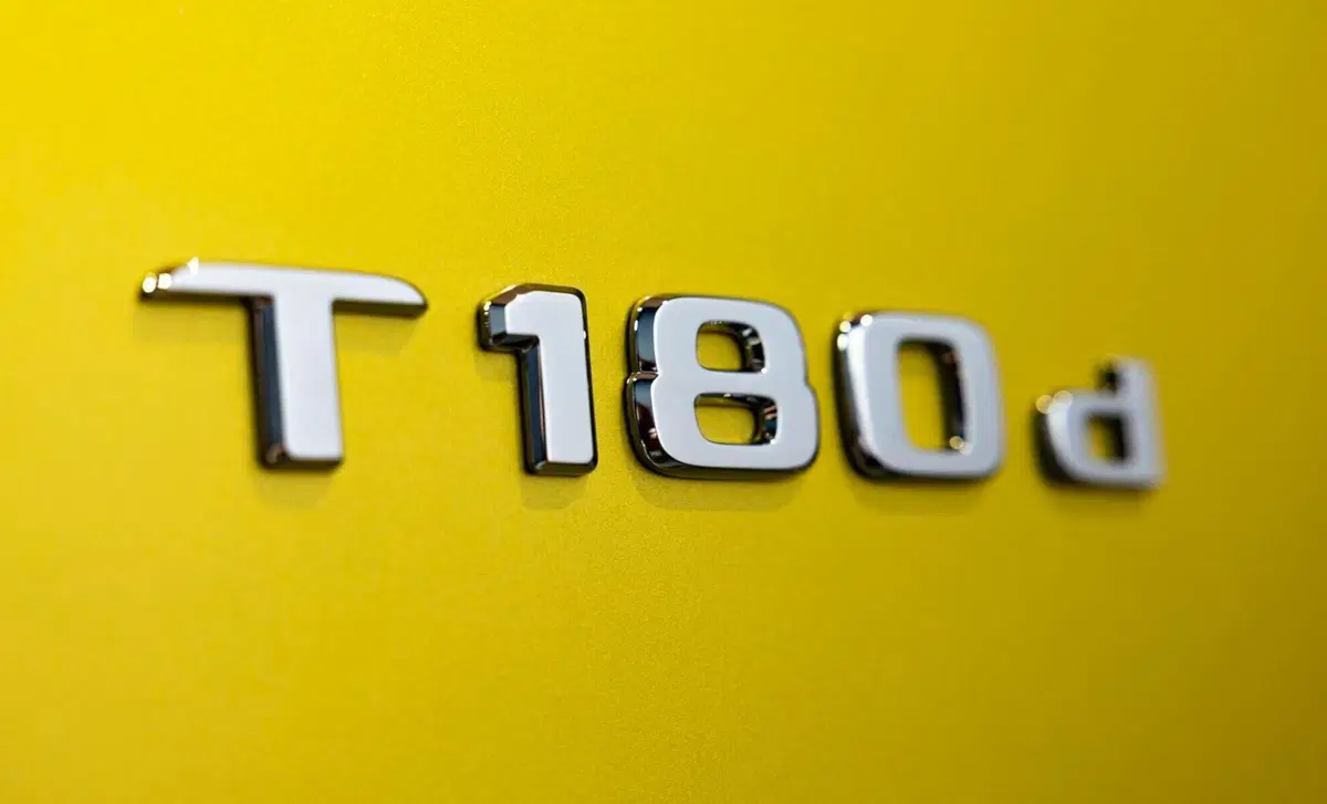 Mercedes-Benz Classe T T Long 180d Premium auto (24)