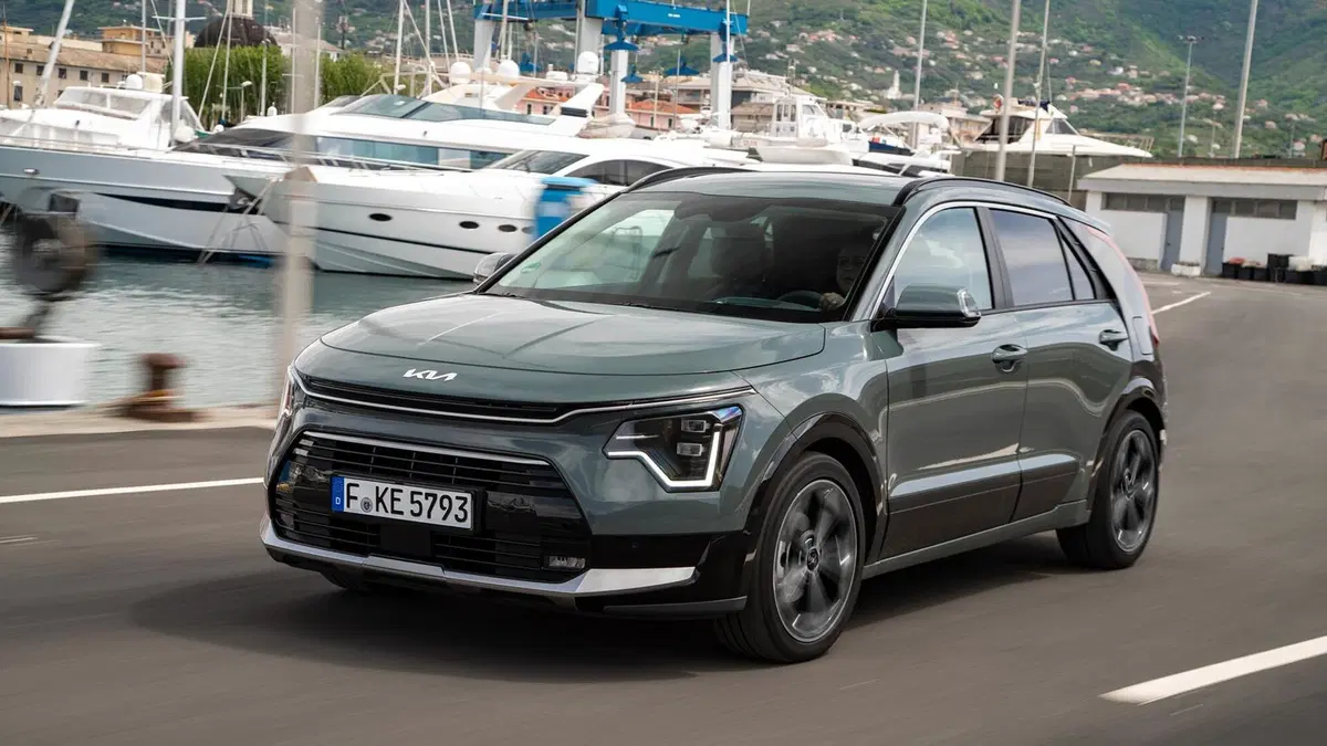 Prova su strada e commento nuova Kia Niro (SG2) ibrida senza spina: la HEV ha fatto un bel passo