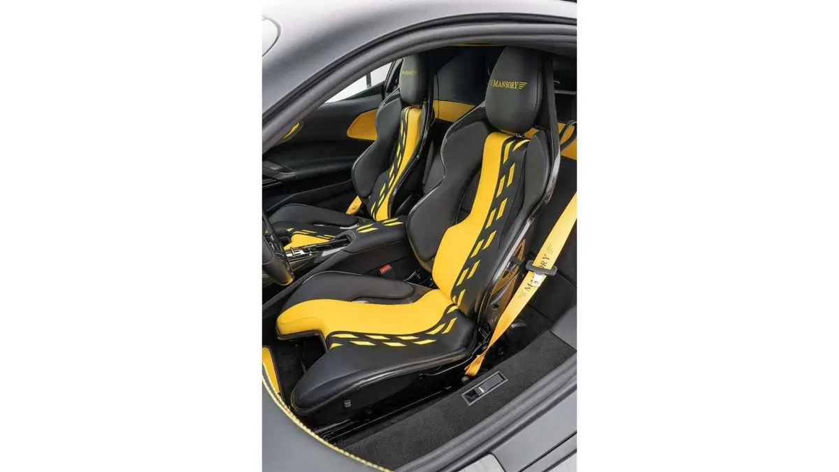 Mansory F9XX, l'azienda rifà il look alla Ferrari SF90 (11)