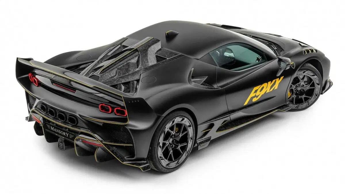 Mansory F9XX, l'azienda rifà il look alla Ferrari SF90 (2)