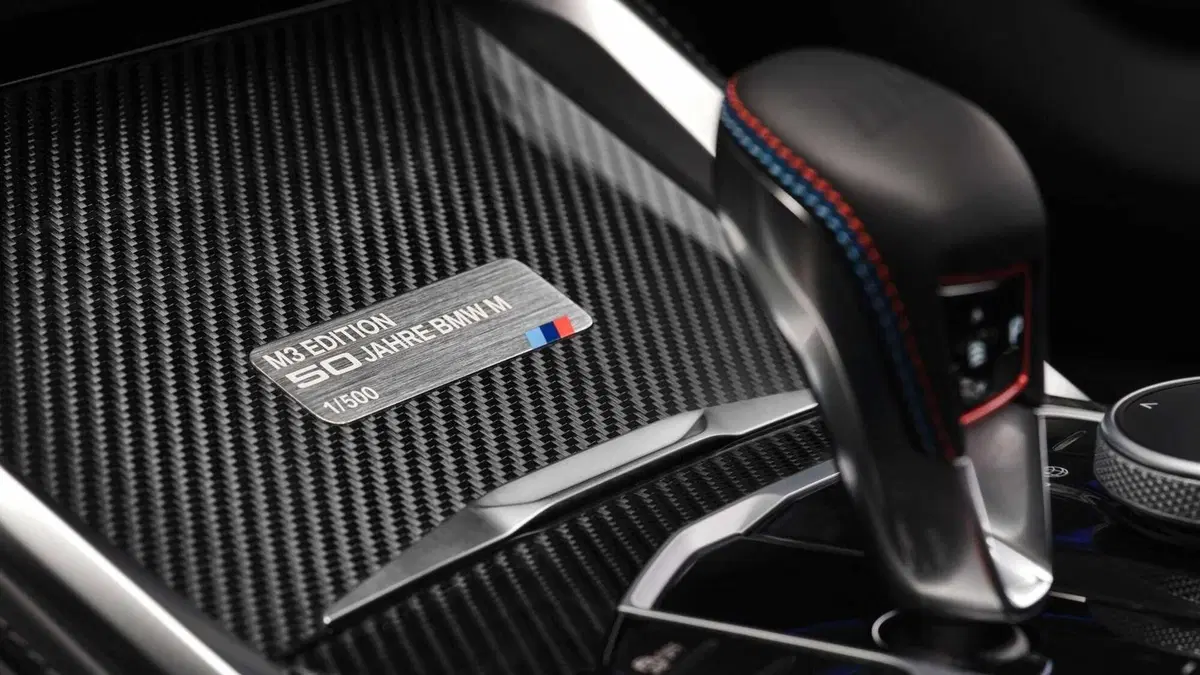 BMW M4 M 50 Jahre Edition, si festeggiano i 50 anni (11)