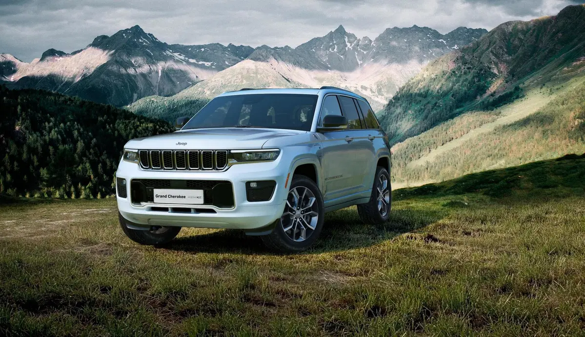 Jeep Grand Cherokee 4xe Plug in Hybrid, aperti gli ordini (3)