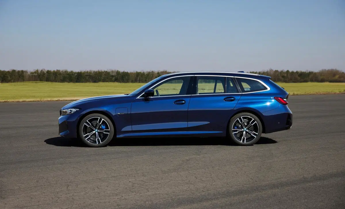 BMW Serie 3 Touring 318d 48V (18)