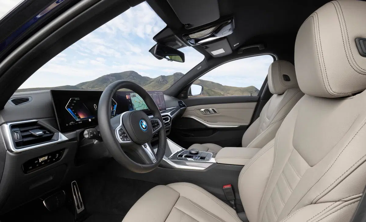 BMW Serie 3 Touring 318d 48V (28)