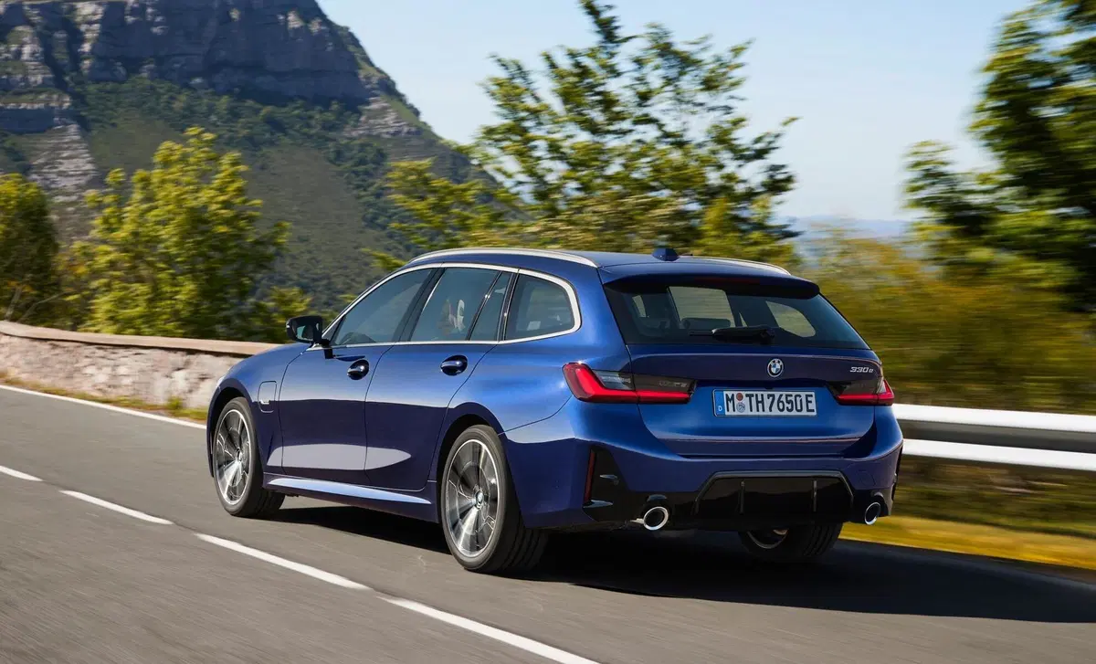 BMW Serie 3 Touring 318d 48V (20)