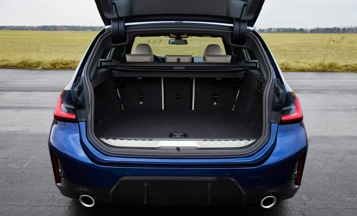 BMW Serie 3 Touring 318d 48V (33)
