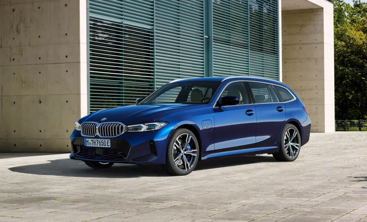 BMW Serie 3 Touring 318d 48V (23)