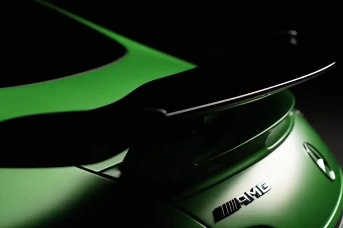Mercedes AMG GT R: in attesa del 24 giugno ecco il primo video teaser