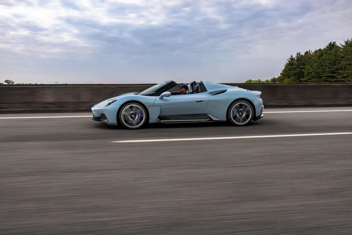 Maserati MC20 Cielo: guarda tutte le foto (20)