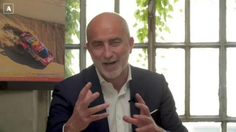 Intervista a Stefano Borsello, con Errebi auto pronta all'ingresso sulla piazza di Genova